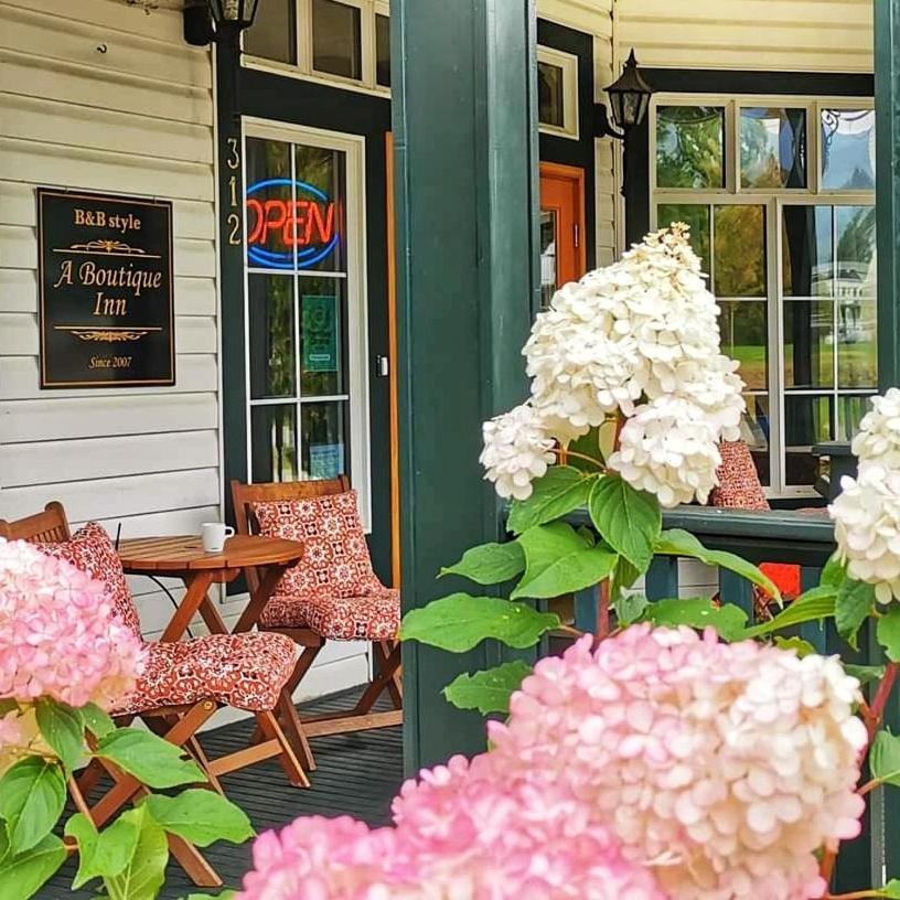 Courthouse Inn Revelstoke Exterior foto